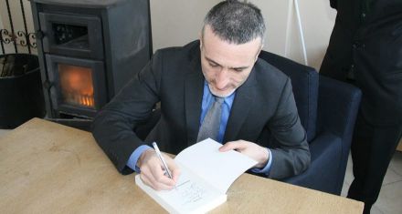-”Savaşları annelerin şefkati önleyebilir”