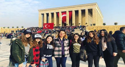 ATATÜRK'E SAYGILI GENÇLER YETİŞİYOR