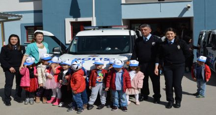 KARAKOLU ŞENLENDİRDİLER  