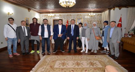 VALİ BEY KÜLTÜREL OLARAK KENDİNİ SUUDİ'LERE YAKIN GÖRÜYOR