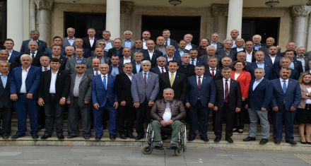 VALİ ÜMİT MUHTARLARLA BİR ARAYA GELDİ