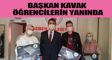 BAŞKAN KAVAK ÖĞRENCİLERİN YANINDA