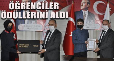 ÖĞRENCİLER ÖDÜLLERİNİ ALDI