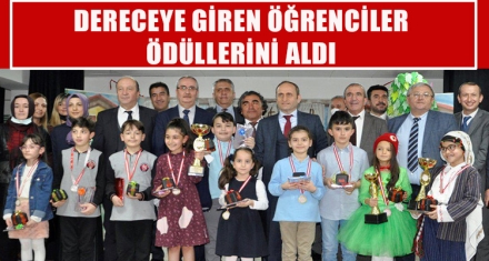 DERECEYE GİREN ÖĞRENCİLER ÖDÜLLERİNİ ALDI