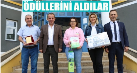 ÖDÜLLERİNİ ALDILAR 