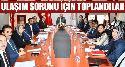 ÖĞRENCİLERİN ULAŞIM SORUNU İÇİN TOPLANDILAR 