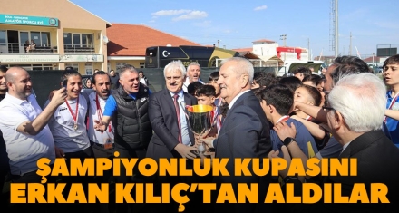 ŞAMPİYONLUK KUPASINI ERKAN KILIÇ'TAN ALDILAR