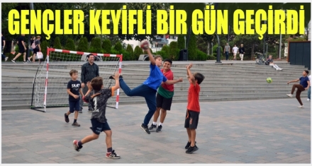 GENÇLER KEYİFLİ BİR GÜN GEÇİRDİ 