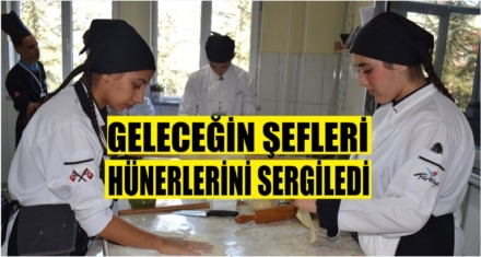 HÜNERLERİNİ SERGİLEDİLER 